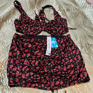 Floral Black and Red Women's Swim Set